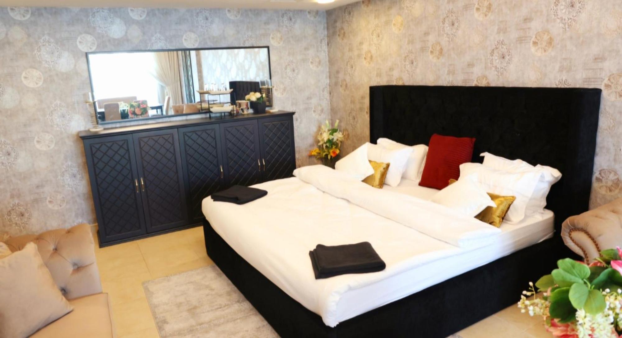 Luxury By Oima Leasing